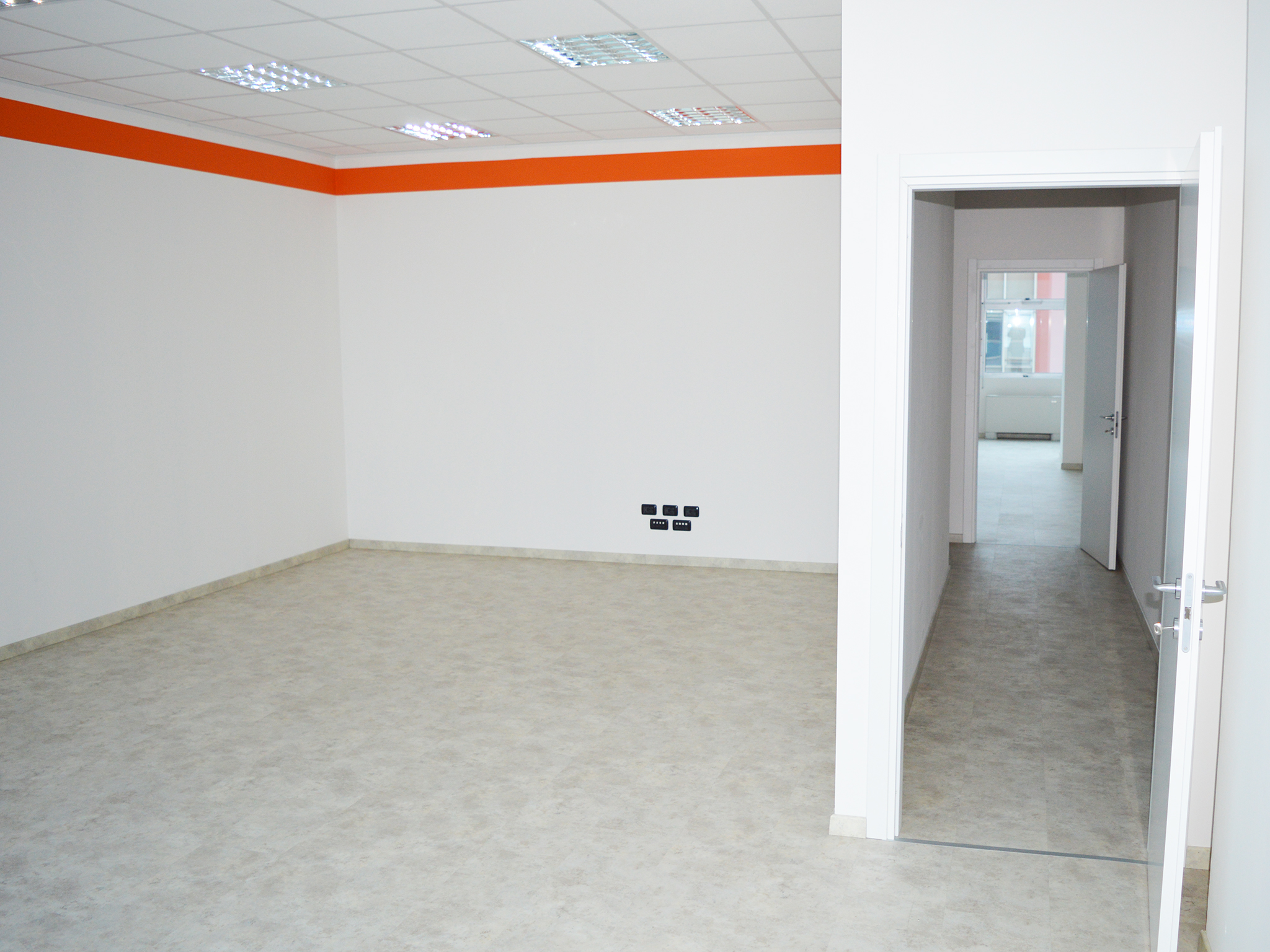 Office to rent in Milan 750 m² (8073 ft²) third floor