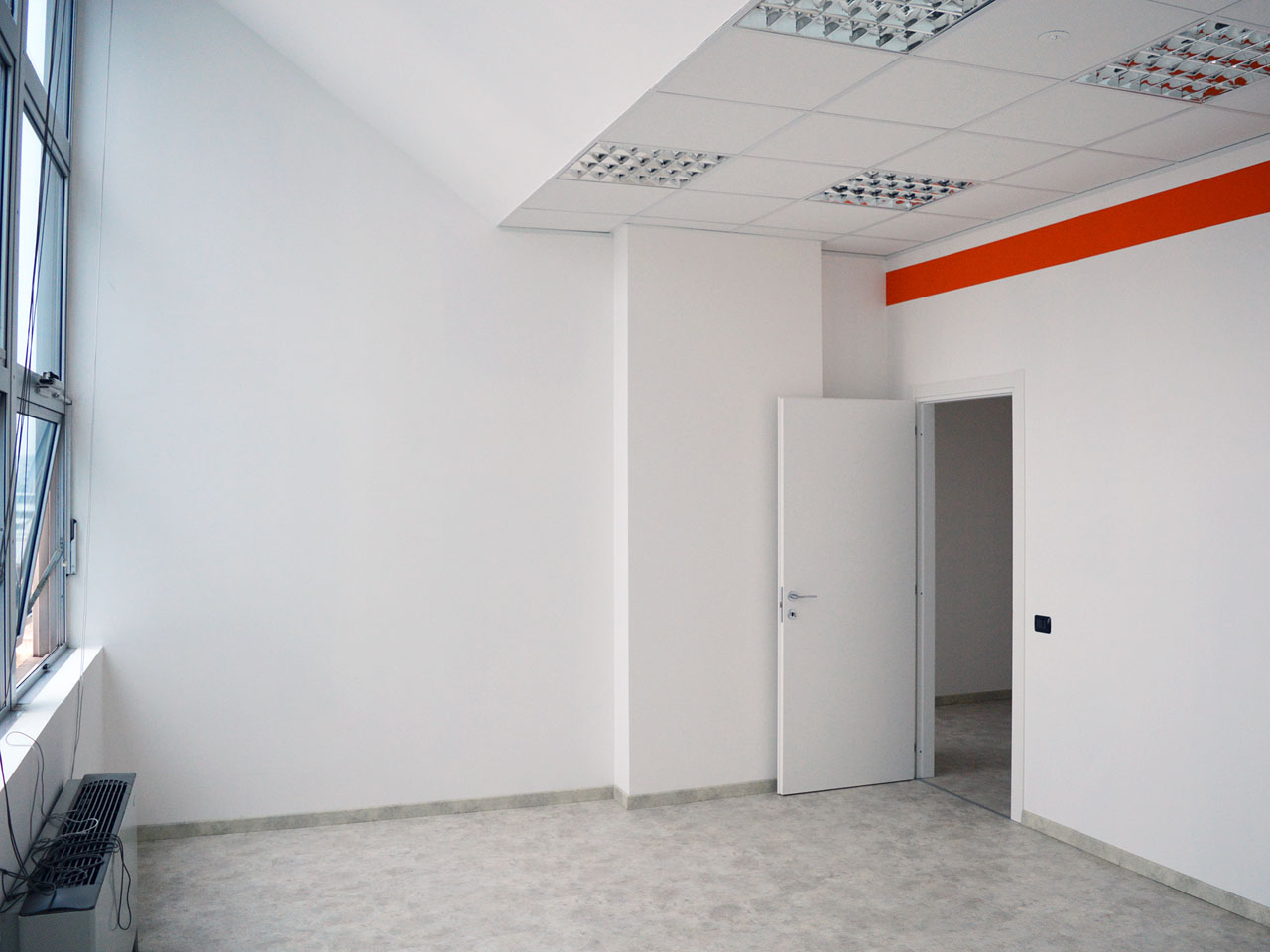 One of the offices in the east wing - office to rent in Milan - 750 mq (8073 sqft)