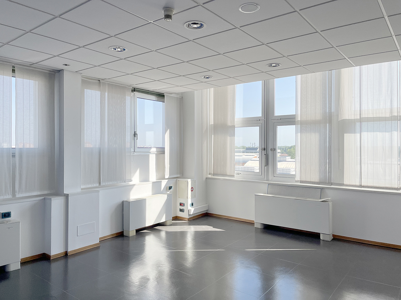 office 1202 sq m (12938 sq ft) - Atlantic Business Center - fourth floor - office 1