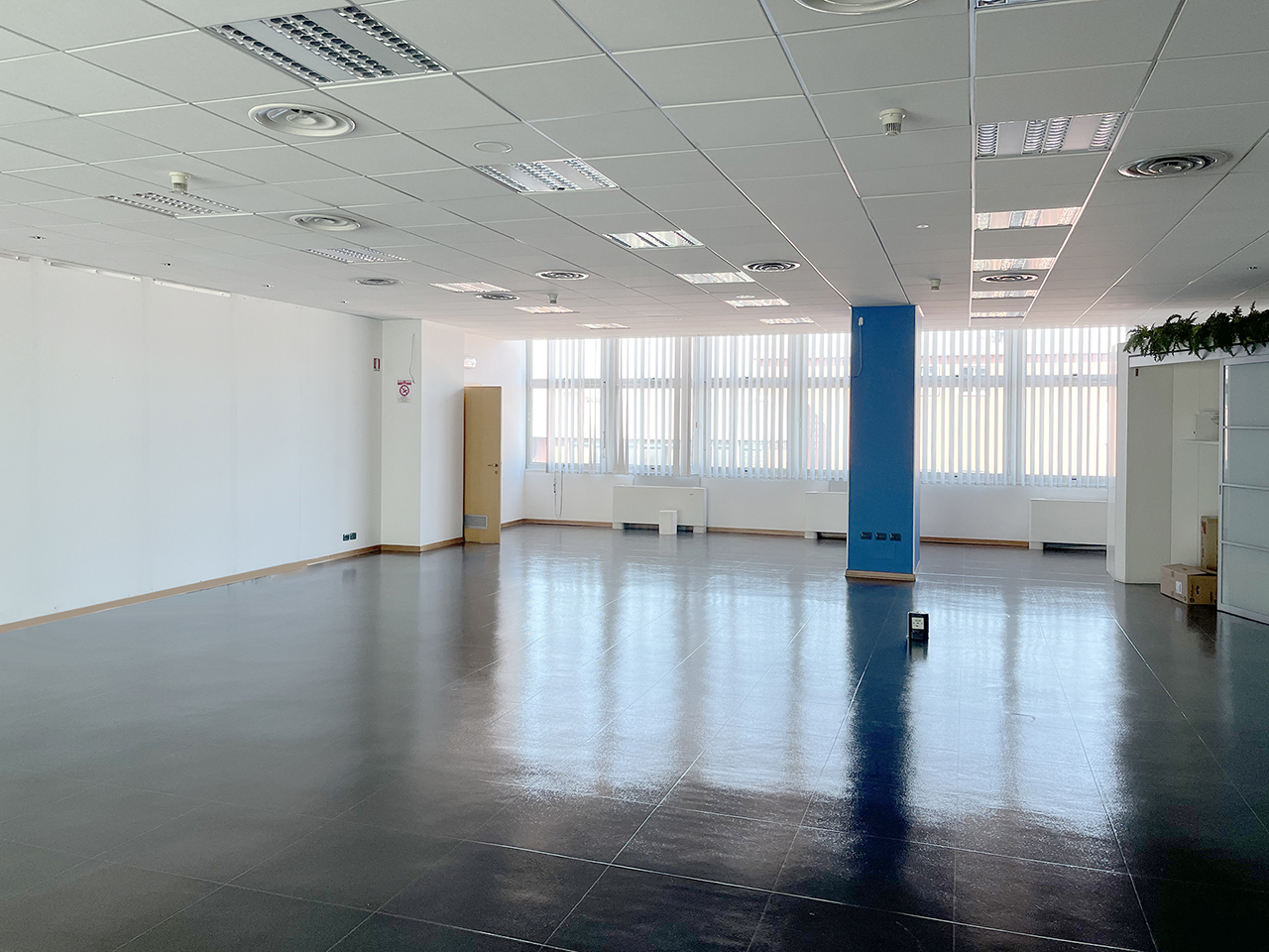 office 1202 sq m (12938 sq ft) - Atlantic Business Center - fourth floor - open space 3