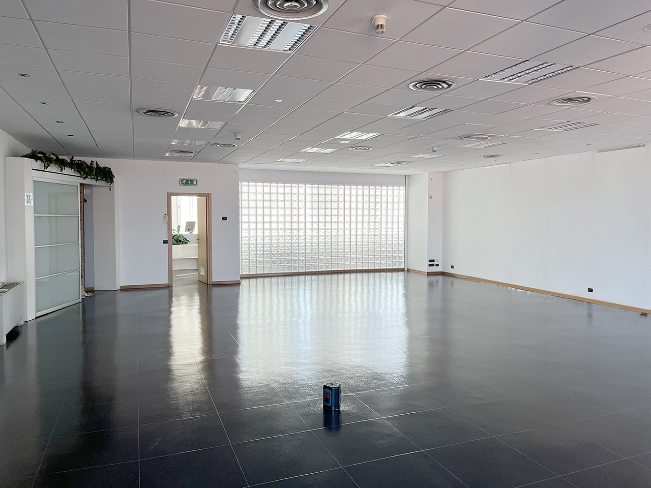 office 677 sq m (7287 sq ft) - Atlantic Business Center - fourth floor - open space 3